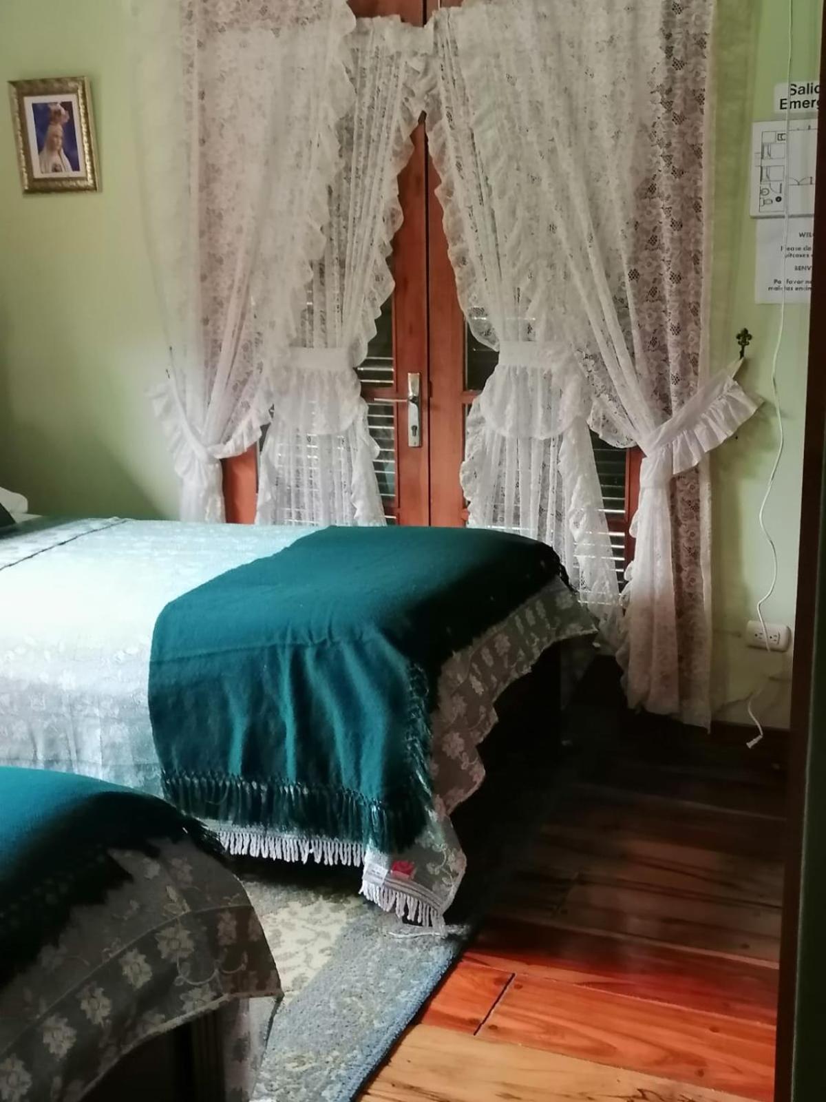 Hostal Saint Mary'S Tababela Εξωτερικό φωτογραφία