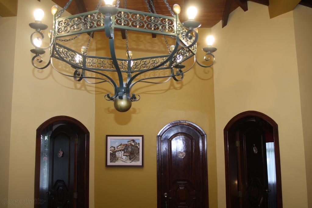 Hostal Saint Mary'S Tababela Εξωτερικό φωτογραφία