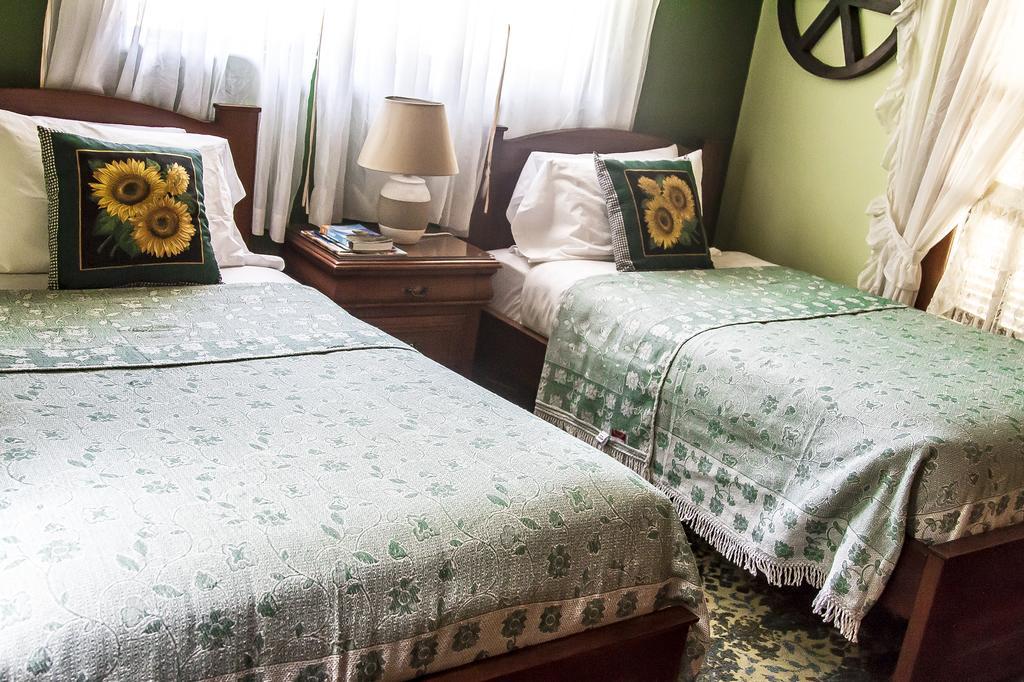 Hostal Saint Mary'S Tababela Εξωτερικό φωτογραφία